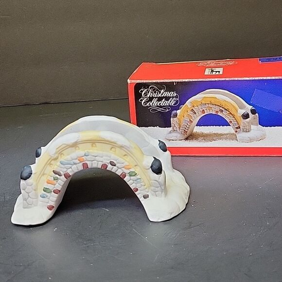 Christmas Collectible Stone Bridge And Trim A Home Gazebo - Picture 2 of 8